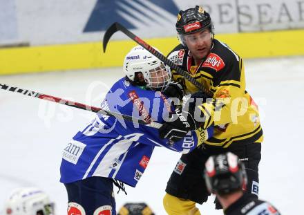 EBEL. Eishockey Bundesliga. VSV gegen	UPC Vienna Capitals. Julian Pusnik,  (VSV), Jonathan Ferland (Vienna Capitals). Villach, am 6.1.2017.
Foto: Kuess

---
pressefotos, pressefotografie, kuess, qs, qspictures, sport, bild, bilder, bilddatenbank