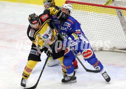 EBEL. Eishockey Bundesliga. VSV gegen	UPC Vienna Capitals. Olivier Latendresse,  (VSV), Ryan Connor McKiernan (Vienna Capitals). Villach, am 6.1.2017.
Foto: Kuess

---
pressefotos, pressefotografie, kuess, qs, qspictures, sport, bild, bilder, bilddatenbank