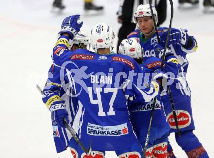 EBEL. Eishockey Bundesliga. VSV gegen	UPC Vienna Capitals. Torjubel Evan McGrath, Jan Urbas, Jeremie Ouellet Blain, Samuel Labrecque (VSV). Villach, am 6.1.2017.
Foto: Kuess

---
pressefotos, pressefotografie, kuess, qs, qspictures, sport, bild, bilder, bilddatenbank