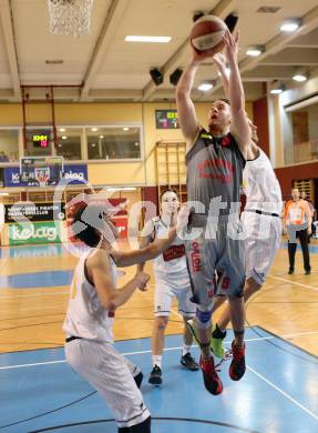 Basketball 2. Bundesliga. GD 12. Runde. Woerthersee Piraten gegen Raiders Villach. Maximilian Sickl, Alexander Della Schiava (Piraten), Julian Hartl  (Raiders). Klagenfurt, am 7.1.2017.
Foto: Kuess
---
pressefotos, pressefotografie, kuess, qs, qspictures, sport, bild, bilder, bilddatenbank