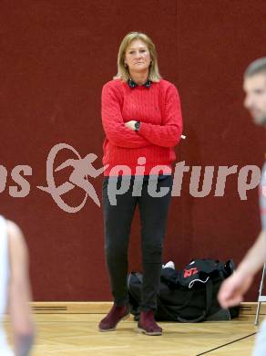 Basketball 2. Bundesliga. GD 12. Runde. Woerthersee Piraten gegen Raiders Villach.  Trainerin Natalia Tcherkacheva (Raiders). Klagenfurt, am 7.1.2017.
Foto: Kuess
---
pressefotos, pressefotografie, kuess, qs, qspictures, sport, bild, bilder, bilddatenbank
