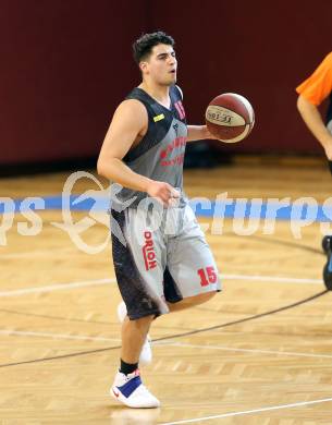 Basketball 2. Bundesliga. GD 12. Runde. Woerthersee Piraten gegen Raiders Villach. Luka Gvozden (Raiders). Klagenfurt, am 7.1.2017.
Foto: Kuess
---
pressefotos, pressefotografie, kuess, qs, qspictures, sport, bild, bilder, bilddatenbank
