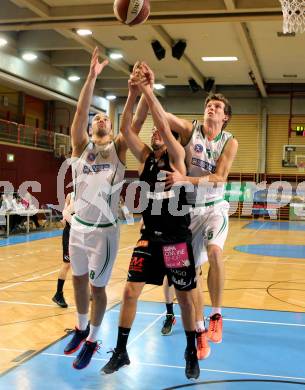Basketball 2. Bundesliga. GD 12. Runde. KOS Celovec gegen Mattersburg Rocks. Jakob Strazar, Andi Smrtnik (KOS), Bence Czukor (Mattersburg). Klagenfurt, am 8.1.2017.
Foto: Kuess
---
pressefotos, pressefotografie, kuess, qs, qspictures, sport, bild, bilder, bilddatenbank