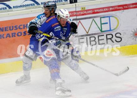 EBEL. Eishockey Bundesliga. VSV gegen	EHC Liwest Black Wings Linz.  Jan Urbas, (VSV), Curtis Loik  (Linz). Villach, am 11.1.2017.
Foto: Kuess

---
pressefotos, pressefotografie, kuess, qs, qspictures, sport, bild, bilder, bilddatenbank