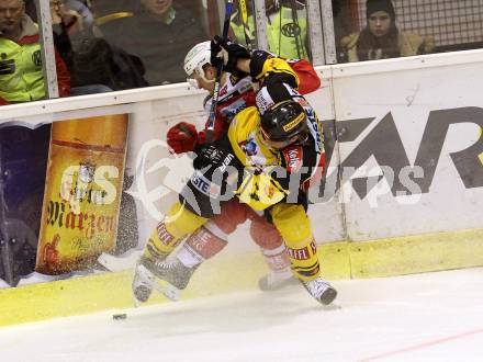 EBEL. Eishockey Bundesliga. KAC gegen 	UPC Vienna Capitals. Marco Brucker, (KAC), Patrick Peter  (Vienna Capitals). Klagenfurt, am 11.1.2017.
Foto: Kuess

---
pressefotos, pressefotografie, kuess, qs, qspictures, sport, bild, bilder, bilddatenbank