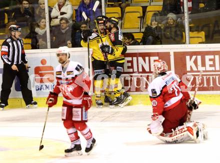 EBEL. Eishockey Bundesliga. KAC gegen 	UPC Vienna Capitals. Torjubel Vause Taylor, Jerry Pollastrone (Vienna Capitals). Klagenfurt, am 11.1.2017.
Foto: Kuess

---
pressefotos, pressefotografie, kuess, qs, qspictures, sport, bild, bilder, bilddatenbank