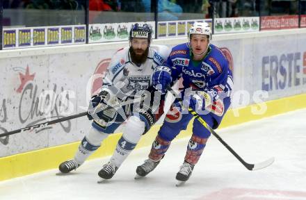 EBEL. Eishockey Bundesliga. VSV gegen	Fehervar AV 19. Patrick Platzer,  (VSV), Antonin Manavian (Alba Volan). Villach, am 13.1.2017.
Foto: Kuess

---
pressefotos, pressefotografie, kuess, qs, qspictures, sport, bild, bilder, bilddatenbank