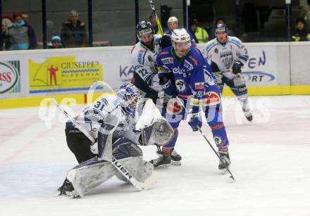 EBEL. Eishockey Bundesliga. VSV gegen	Fehervar AV 19. Miha Verlic, (VSV), Drew Schiestel, Miklos Rajna (Alba Volan). Villach, am 13.1.2017.
Foto: Kuess

---
pressefotos, pressefotografie, kuess, qs, qspictures, sport, bild, bilder, bilddatenbank