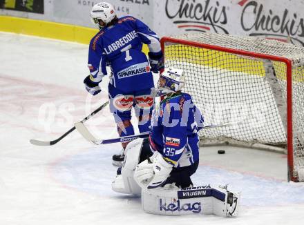 EBEL. Eishockey Bundesliga. VSV gegen	Fehervar AV 19.  Samuel Labrecque, Olivier Roy (VSV). Villach, am 13.1.2017.
Foto: Kuess

---
pressefotos, pressefotografie, kuess, qs, qspictures, sport, bild, bilder, bilddatenbank