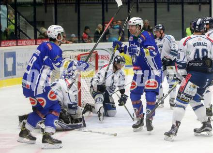 EBEL. Eishockey Bundesliga. VSV gegen	Fehervar AV 19. Torjubel Miha Verlic, Stefan Bacher (VSV). Villach, am 13.1.2017.
Foto: Kuess

---
pressefotos, pressefotografie, kuess, qs, qspictures, sport, bild, bilder, bilddatenbank