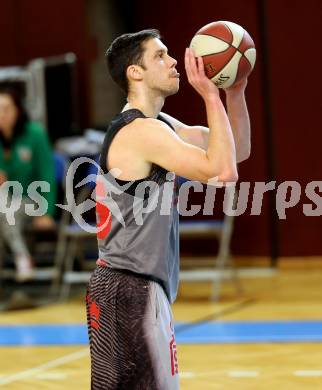 Basketball 2. Bundesliga. GD 13. Runde. KOS Celovec gegen Villach Raiders.  Erik Rhinehart (Villach). Klagenfurt, am 14.1.2017.
Foto: Kuess
---
pressefotos, pressefotografie, kuess, qs, qspictures, sport, bild, bilder, bilddatenbank