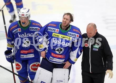 EBEL. Eishockey Bundesliga. VSV gegen	HDD Olimpija Ljubljana. Olivier Roy (verletzt), Stefan Bacher,  (VSV). Villach, am 20.1.2017.
Foto: Kuess

---
pressefotos, pressefotografie, kuess, qs, qspictures, sport, bild, bilder, bilddatenbank