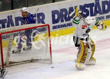 EBEL. Eishockey Bundesliga. VSV gegen	HDD Olimpija Ljubljana. Torjubel Miha Verlic (VSV), Frazee Jeff (Laibach). Villach, am 20.1.2017.
Foto: Kuess

---
pressefotos, pressefotografie, kuess, qs, qspictures, sport, bild, bilder, bilddatenbank