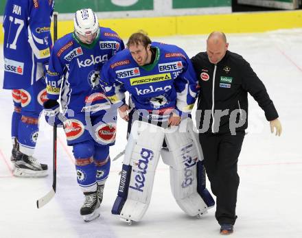 EBEL. Eishockey Bundesliga. VSV gegen	HDD Olimpija Ljubljana. Olivier Roy (verletzt), Stefan Bacher,  (VSV). Villach, am 20.1.2017.
Foto: Kuess

---
pressefotos, pressefotografie, kuess, qs, qspictures, sport, bild, bilder, bilddatenbank