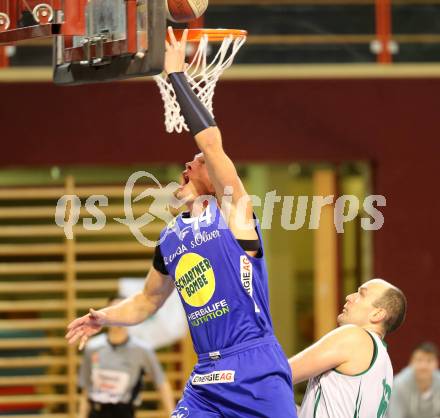 Basketball. OEBV Cup. KOS Celovec gegen Swans Gmunden. Vjeran Soldo, (KOS Celovec), Tilo Klette  (Gmunden). Klagenfurt, am 20.1.2017.
Foto: Kuess
---
pressefotos, pressefotografie, kuess, qs, qspictures, sport, bild, bilder, bilddatenbank