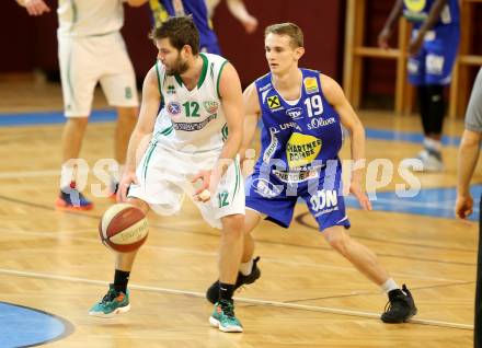 Basketball. OEBV Cup. KOS Celovec gegen Swans Gmunden. Christian Erschen, (KOS Celovec), Simon Kasparet  (Gmunden). Klagenfurt, am 20.1.2017.
Foto: Kuess
---
pressefotos, pressefotografie, kuess, qs, qspictures, sport, bild, bilder, bilddatenbank