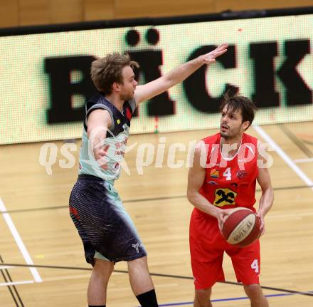 Basketball. OEBV Cup. Raiders Villach gegen WBC Wels. Timi Huber, (Villach), Thomas Csebits (Wels). Villach, am 21.1.2017.
Foto: Kuess
---
pressefotos, pressefotografie, kuess, qs, qspictures, sport, bild, bilder, bilddatenbank