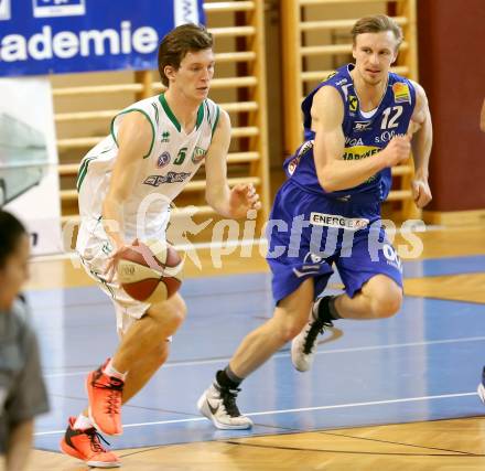 Basketball. OEBV Cup. KOS Celovec gegen Swans Gmunden. Andi Smrtnik, (KOS Celovec), Mathias Linortner (Gmunden). Klagenfurt, am 20.1.2017.
Foto: Kuess
---
pressefotos, pressefotografie, kuess, qs, qspictures, sport, bild, bilder, bilddatenbank
