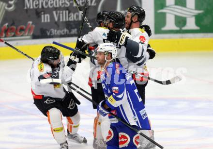 EBEL. Eishockey Bundesliga. VSV gegen	Dornbirner Eishockey Club. Torjubel Nikolas Petrik, James Livingston, James Arniel (Dornbirn). Villach, am 27.1.2017.
Foto: Kuess

---
pressefotos, pressefotografie, kuess, qs, qspictures, sport, bild, bilder, bilddatenbank