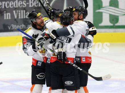 EBEL. Eishockey Bundesliga. VSV gegen	Dornbirner Eishockey Club. Torjubel Nikolas Petrik, James Livingston, James Arniel  (Dornbirn). Villach, am 27.1.2017.
Foto: Kuess

---
pressefotos, pressefotografie, kuess, qs, qspictures, sport, bild, bilder, bilddatenbank
