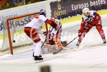 EBEL. Eishockey Bundesliga. KAC gegen 	EC Red Bull Salzburg. Tomas Duba,  Mark Hurtubise, (KAC), Thomas Raffl  (Salzburg). Klagenfurt, am 29.1.2017.
Foto: Kuess

---
pressefotos, pressefotografie, kuess, qs, qspictures, sport, bild, bilder, bilddatenbank