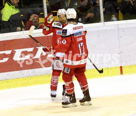 EBEL. Eishockey Bundesliga. KAC gegen 	EC Red Bull Salzburg. Torjubel Thomas Koch, Manuel Ganahl (KAC). Klagenfurt, am 29.1.2017.
Foto: Kuess

---
pressefotos, pressefotografie, kuess, qs, qspictures, sport, bild, bilder, bilddatenbank