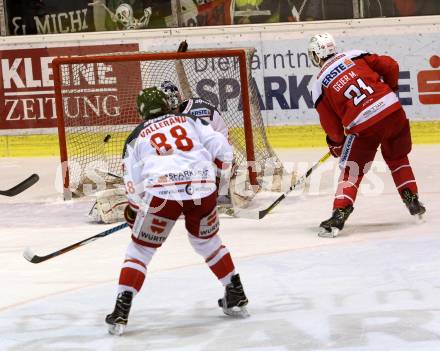EBEL. Eishockey Bundesliga. KAC gegen 	HCB Suedtirol Alperia. Manuel Geier,  (KAC), Marcel Melichercik, Marc Olivier Vallerand (Bozen). Klagenfurt, am 29.1.2017.
Foto: Kuess

---
pressefotos, pressefotografie, kuess, qs, qspictures, sport, bild, bilder, bilddatenbank
