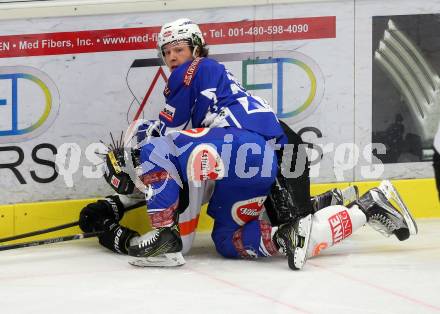 EBEL. Eishockey Bundesliga. VSV gegen	Moser Medical Graz99ers. Christian Jennes, (VSV), Zusevics Zintis Nauris  (Graz). Villach, am 5.2.2017.
Foto: Kuess

---
pressefotos, pressefotografie, kuess, qs, qspictures, sport, bild, bilder, bilddatenbank
