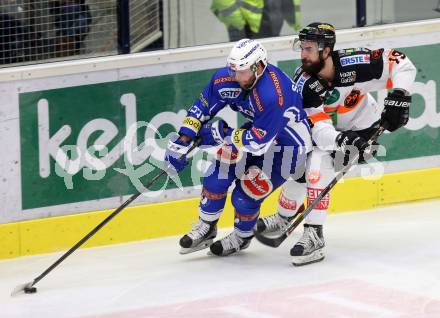 EBEL. Eishockey Bundesliga. VSV gegen	Moser Medical Graz99ers. Markus Schlacher,  (VSV), Kyle Beach (Graz). Villach, am 5.2.2017.
Foto: Kuess

---
pressefotos, pressefotografie, kuess, qs, qspictures, sport, bild, bilder, bilddatenbank