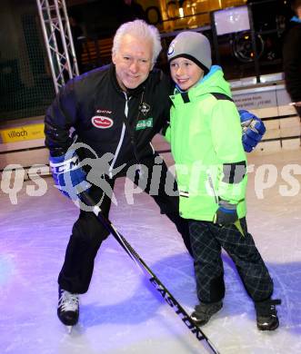EBEL. Eishockey Bundesliga. Showtraining VSV.  Trainer Greg Holst, Fan. Villach, am 10.2.2017.
Foto: Kuess

---
pressefotos, pressefotografie, kuess, qs, qspictures, sport, bild, bilder, bilddatenbank