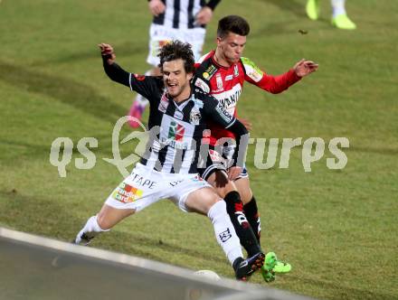 Fussball Bundesliga. RZ Pellets WAC gegen SV Guntamatic Ried. Thomas Zuendel,  (WAC), Mathias Honsak (Ried). Wolfsberg, am 11.2.2017.
Foto: Kuess

---
pressefotos, pressefotografie, kuess, qs, qspictures, sport, bild, bilder, bilddatenbank