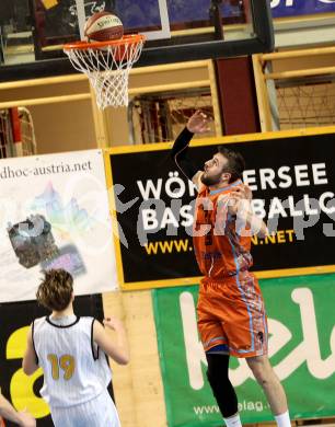 Basketball 2. Bundesliga. GD 16. Runde. Woerthersee Piraten gegen Basket2000 Vienna. Daniel Strasser (Piraten), Stojan Radanovic  (Vienna). Klagenfurt, am 11.2.2017.
Foto: Kuess
---
pressefotos, pressefotografie, kuess, qs, qspictures, sport, bild, bilder, bilddatenbank