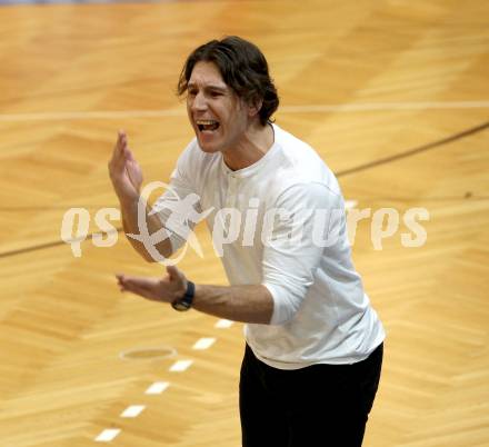 Basketball 2. Bundesliga. GD 16. Runde. Woerthersee Piraten gegen Basket2000 Vienna. Trainer Andreas Kuttnig (Piraten). Klagenfurt, am 11.2.2017.
Foto: Kuess
---
pressefotos, pressefotografie, kuess, qs, qspictures, sport, bild, bilder, bilddatenbank