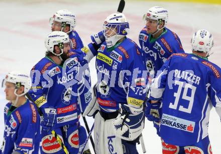EBEL. Eishockey Bundesliga. VSV gegen	HC Orli Znojmo. Samuel Labrecque, Lukas Herzog (VSV). Villach, am 15.2.2017.
Foto: Kuess

---
pressefotos, pressefotografie, kuess, qs, qspictures, sport, bild, bilder, bilddatenbank