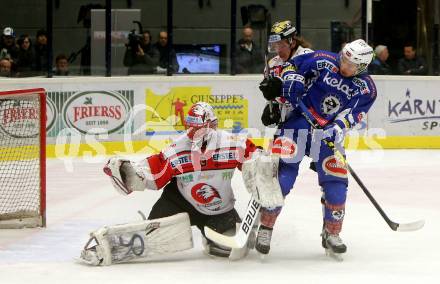 EBEL. Eishockey Bundesliga. VSV gegen	HC Orli Znojmo.  Patrick Platzer, (VSV), Marek Schwarz, Libor Sulak  (Znojmo). Villach, am 15.2.2017.
Foto: Kuess

---
pressefotos, pressefotografie, kuess, qs, qspictures, sport, bild, bilder, bilddatenbank