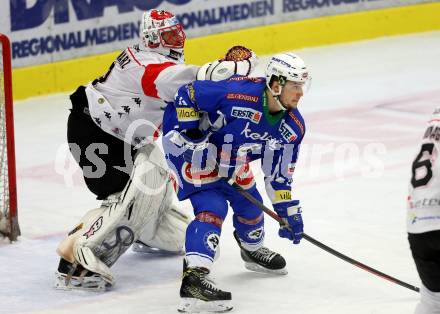 EBEL. Eishockey Bundesliga. VSV gegen	HC Orli Znojmo. Stefan Bacher,  (VSV), Marek Schwarz (Znojmo). Villach, am 15.2.2017.
Foto: Kuess

---
pressefotos, pressefotografie, kuess, qs, qspictures, sport, bild, bilder, bilddatenbank