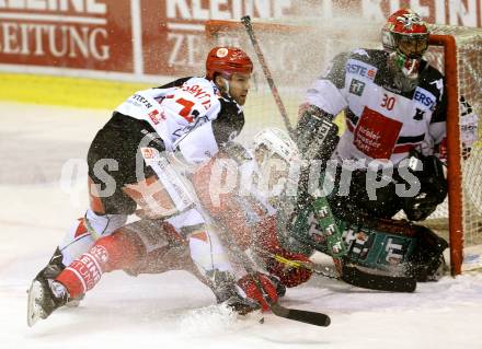 EBEL. Eishockey Bundesliga. KAC gegen 	HC TWK Innsbruck, Die Haie. Matthew Neal,  (KAC), Jason Desantis, Andy Chiodo (Innsbruck). Klagenfurt, am 17.2.2017.
Foto: Kuess

---
pressefotos, pressefotografie, kuess, qs, qspictures, sport, bild, bilder, bilddatenbank