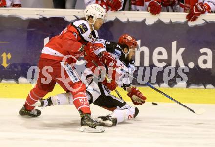 EBEL. Eishockey Bundesliga. KAC gegen 	HC TWK Innsbruck, Die Haie. Thomas Hundertpfund,  (KAC), Fabio Schramm (Innsbruck). Klagenfurt, am 17.2.2017.
Foto: Kuess

---
pressefotos, pressefotografie, kuess, qs, qspictures, sport, bild, bilder, bilddatenbank
