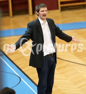 Basketball 2. Bundesliga. GD 17. Runde. KOS Celovec gegen D.C. Timberwolves. Trainer Hubert Schmidt (Timberwolves). Klagenfurt, am 18.2.2017.
Foto: Kuess
---
pressefotos, pressefotografie, kuess, qs, qspictures, sport, bild, bilder, bilddatenbank