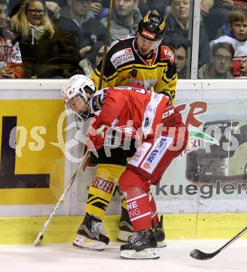 EBEL. Eishockey Bundesliga. KAC gegen 	UPC Vienna Capitals. Philipp Kreuzer, (KAC),  Mario Fischer  (Vienna Capitals). Klagenfurt, am 19.2.2017.
Foto: Kuess

---
pressefotos, pressefotografie, kuess, qs, qspictures, sport, bild, bilder, bilddatenbank