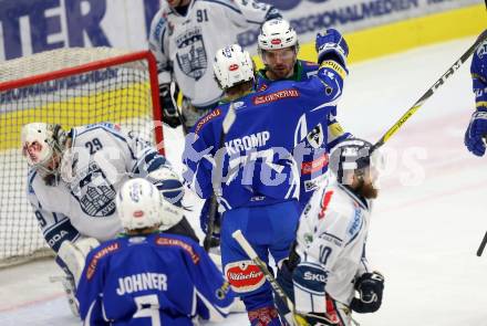 EBEL. Eishockey Bundesliga. VSV gegen	Fehervar AV 19. Torjubel Benjamin Petrik, Christof Kromp (VSV). Villach, am 21.2.2017.
Foto: Kuess

---
pressefotos, pressefotografie, kuess, qs, qspictures, sport, bild, bilder, bilddatenbank