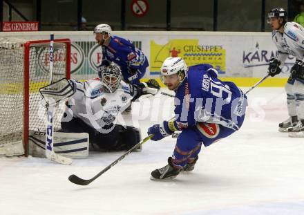 EBEL. Eishockey Bundesliga. VSV gegen	Fehervar AV 19. Miha Verlic,  (VSV), Adrien Lemay (Alba Volan). Villach, am 21.2.2017.
Foto: Kuess

---
pressefotos, pressefotografie, kuess, qs, qspictures, sport, bild, bilder, bilddatenbank