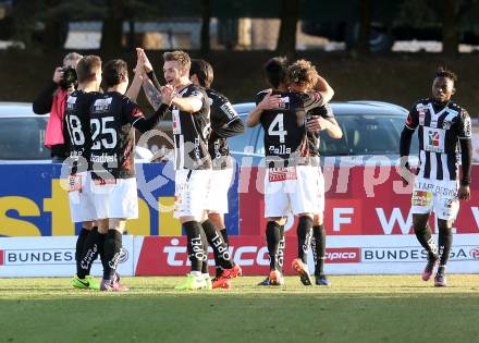 Fussball Bundesliga. RZ Pellets WAC gegen SK Rapid Wien. Torjubel  (WAC). Wolfsberg, am 11.2.2017.
Foto: Kuess

---
pressefotos, pressefotografie, kuess, qs, qspictures, sport, bild, bilder, bilddatenbank