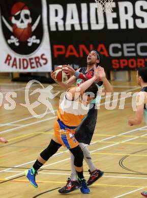 Basketball 2. Bundesliga. GD18. Runde. Raiders Villach gegen BBU Salzburg.   Marko Kolaric,  (Villach), Guillermo Sanchez Daza (Salzburg). Villach, am 26.2.2017.
Foto: Kuess
---
pressefotos, pressefotografie, kuess, qs, qspictures, sport, bild, bilder, bilddatenbank