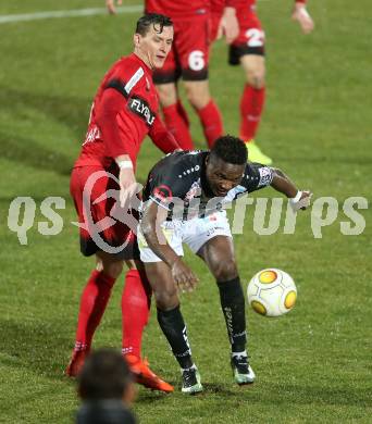 Fussball Bundesliga. RZ Pellets WAC gegen FC Admira Wacker Moedling.  Issiaka Ouedraogo,  (WAC), Stephan Zwierschitz (Moedling). Wolfsberg, am 4.3.2017.
Foto: Kuess

---
pressefotos, pressefotografie, kuess, qs, qspictures, sport, bild, bilder, bilddatenbank