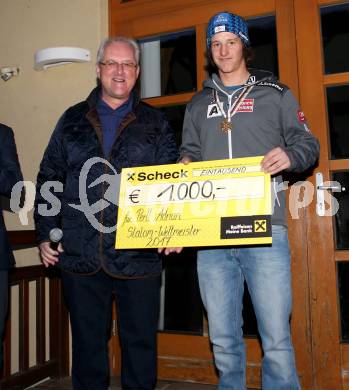 Schi Alpin. Empfang Juniorenweltmeister Adrian Pertl. Buergermeister Karl Lesjak,  Adrian Pertl. Ebene Reichenau, am 16.3.2017.
Foto: Kuess
---
pressefotos, pressefotografie, kuess, qs, qspictures, sport, bild, bilder, bilddatenbank