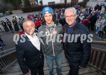Schi Alpin. Empfang Juniorenweltmeister Adrian Pertl. Robert Moser (Landesschiverband Kaernten), Adrian Pertl, Buergermeister Karl Lesjak. Ebene Reichenau, am 16.3.2017.
Foto: Kuess
---
pressefotos, pressefotografie, kuess, qs, qspictures, sport, bild, bilder, bilddatenbank