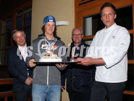 Schi Alpin. Empfang Juniorenweltmeister Adrian Pertl.  Robert Moser, Adrian Pertl, Buergermeister Karl Lesjak. Ebene Reichenau, am 16.3.2017.
Foto: Kuess
---
pressefotos, pressefotografie, kuess, qs, qspictures, sport, bild, bilder, bilddatenbank