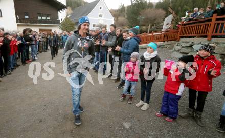 Schi Alpin. Empfang Juniorenweltmeister Adrian Pertl. Ebene Reichenau, am 16.3.2017.
Foto: Kuess
---
pressefotos, pressefotografie, kuess, qs, qspictures, sport, bild, bilder, bilddatenbank