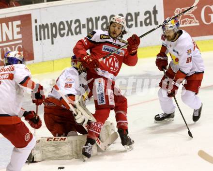 EBEL. Eishockey Bundesliga. KAC gegen 	EC Red Bull Salzburg. Manuel Ganahl, (KAC),  Bernhard Starkbaum, Pallestrang Alexander, Daniel Sondell  (Salzburg). Klagenfurt, am 17.3.2017.
Foto: Kuess

---
pressefotos, pressefotografie, kuess, qs, qspictures, sport, bild, bilder, bilddatenbank